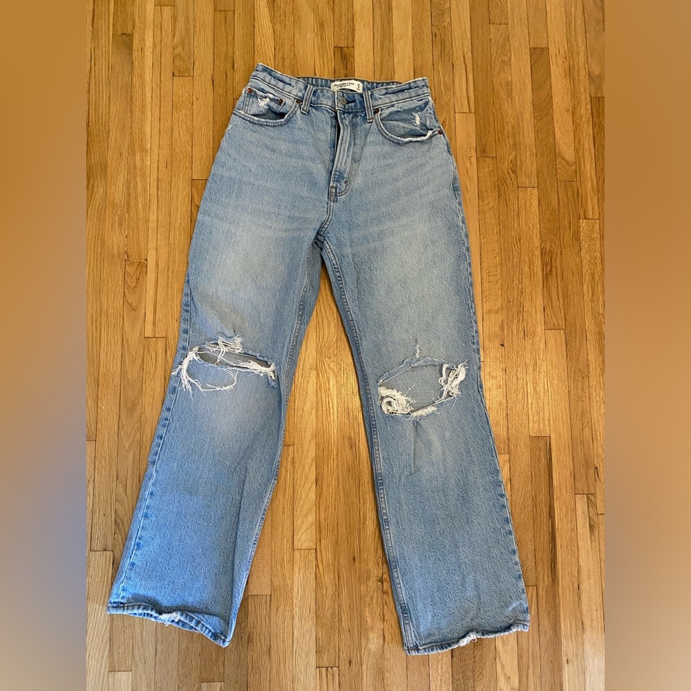 Abercrombie & Fitch The ‘90’s relaxed jean High rise size 27 Short